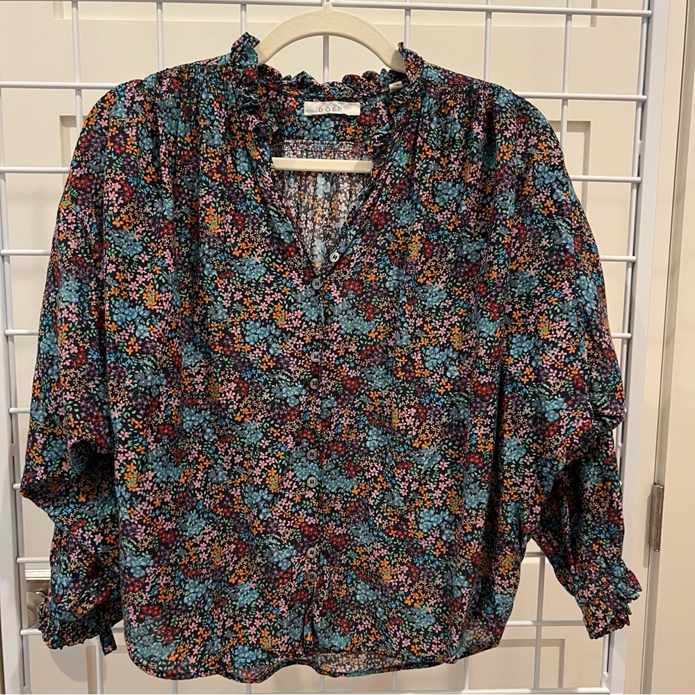 Doen Rose top button down lady bird floral size xs